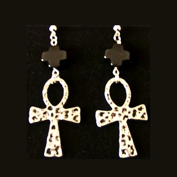 Egyptian Ankh Earrings - Picture 3 of 5